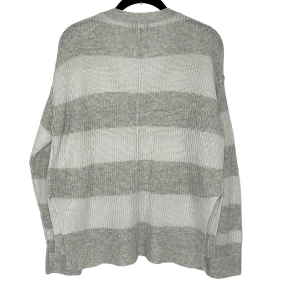 LINE Knitwear 100% Cashmere Striped V-neck Sweater With Split Hem - Picture 3 of 14